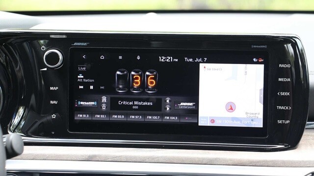 Kia-K5-man-hinh-gia-tri