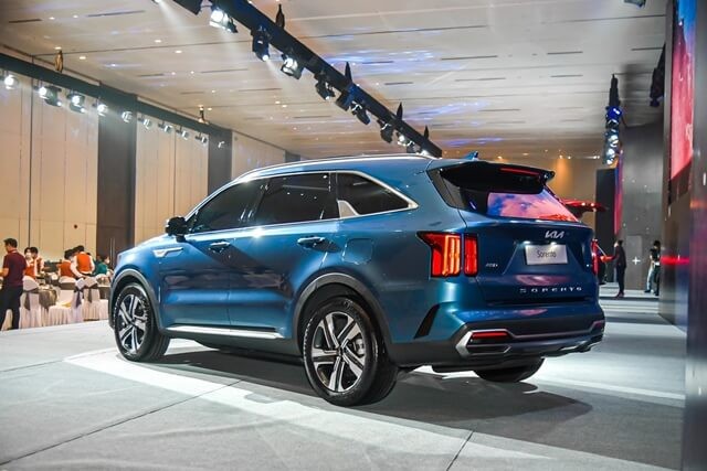 Kia-Sorento-Hybrid-hong-xe