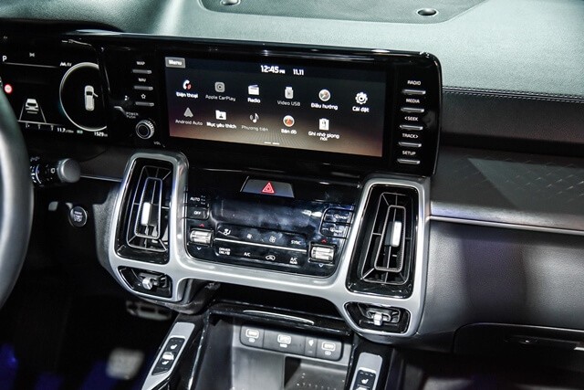Kia-Sorento-Hybrid-man-hinh-giai-tri