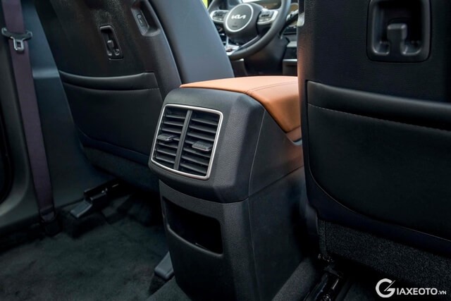 Kia-Sportage-2023-cua-gio-dieu-hoa
