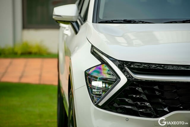 Kia-Sportage-2023-den-xe