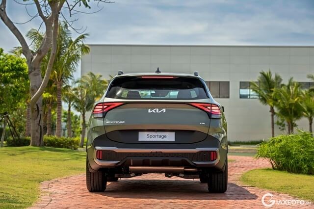 Kia-Sportage-2023-duoi-xe