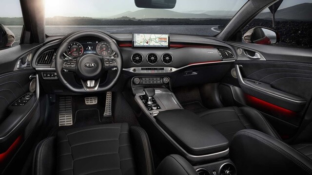 Kia-Stinger-khoang-lai