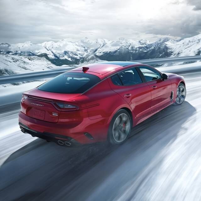 Kia-Stinger-van-hanh