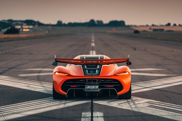Koenigsegg-Jesko-phan-duoi-xe