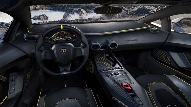 Lamborghini-Autentica-noi-that