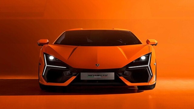 Lamborghini-Revuelto-dau-xe