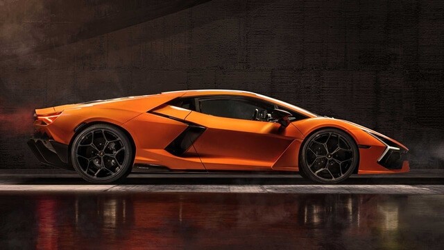 Lamborghini-Revuelto-than-xe