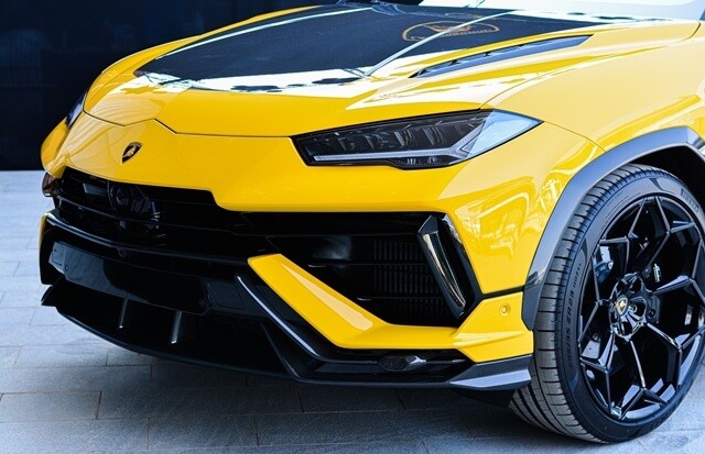 Lamborghini-Urus-Performante-den-pha
