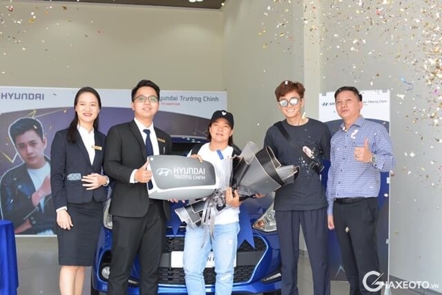 Le-giao-xe-ca-sy-ngo-kien-huy-hyundai-truong-chinh