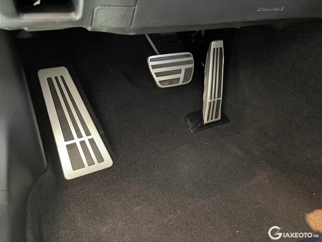 Lexus-ES250-F-Sport-chan-ga-chan-phanh