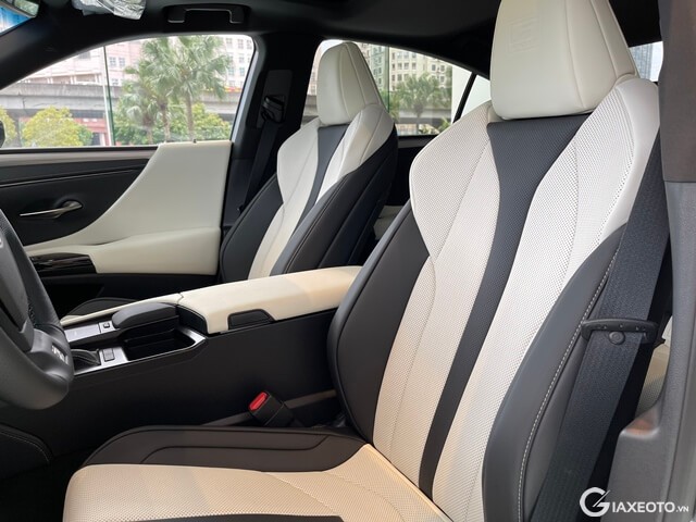 Lexus-ES250-F-Sport-ghe-ngoi