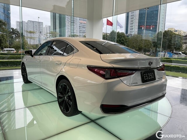 Lexus-ES250-F-Sport-hong-xe