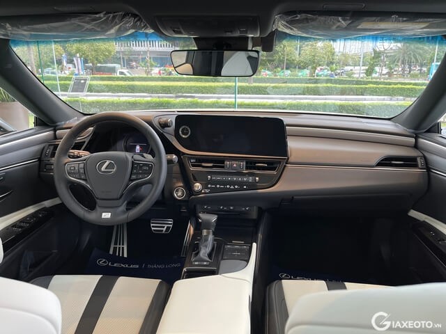 Lexus-ES250-F-Sport-thiet-ke-noi-that-khoang-lai