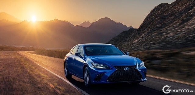 Lexus-ES250-F-Sport-van-hanh