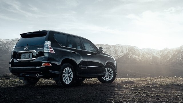 Lexus-GX460-2022-than-xe