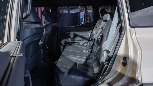 Lexus-GX550-hang-ghe-thu-2