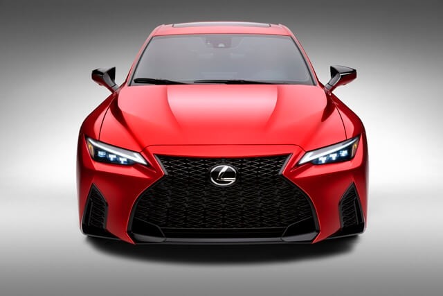 Lexus-IS-500-F-Sport-Performan-dau-xe