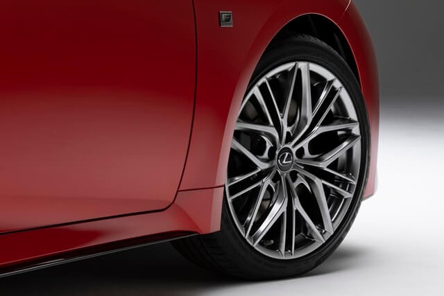 Lexus-IS-500-F-Sport-Performan-la-zang