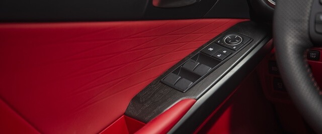 Lexus-IS300-F-Sport-nut-chinh-canh-cua