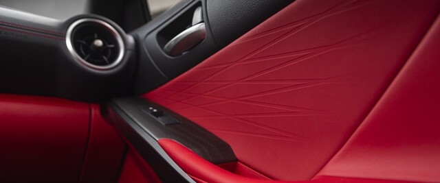 Lexus-IS300-F-Sport-tay-nam-cua