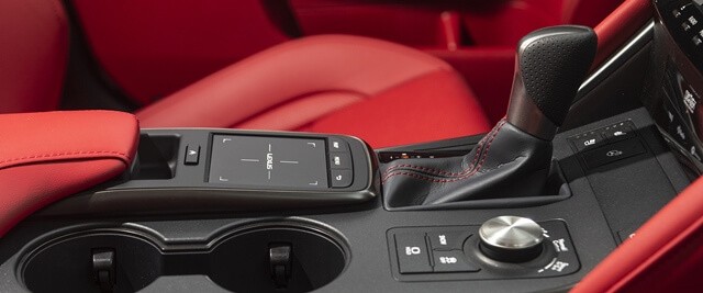 Lexus-IS300-F-Sport-trung-tam-dieu-khien