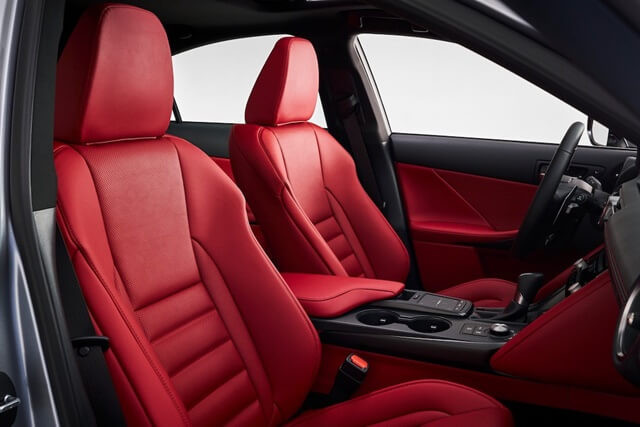 Lexus-IS300h-2025-ghe-truoc