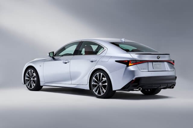 Lexus-IS300h-hong-xe.