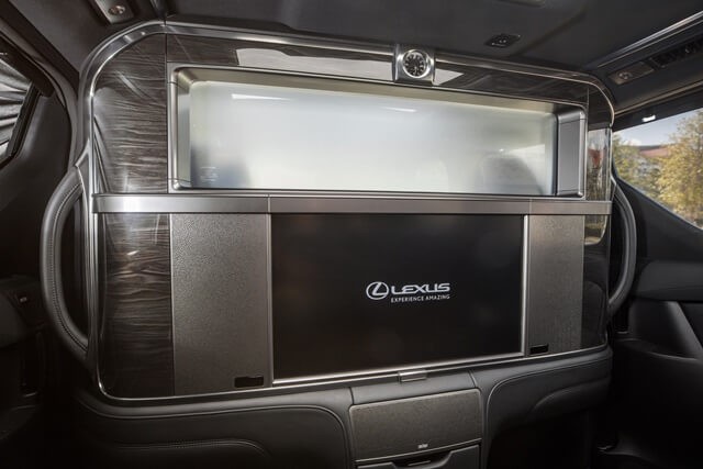 Lexus-LM350-man-hinh-thong-tin-giai-tri