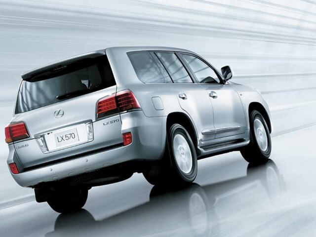 Lexus-LX570-2012-2015-duoi-xe