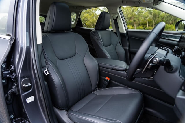 Lexus-NX-250-khoang-lai