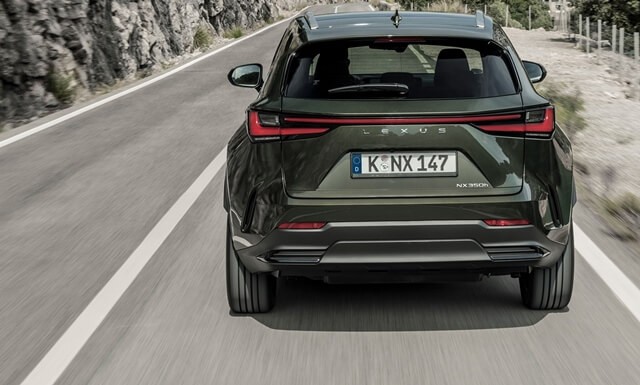 Lexus-NX350h-duoi-xe