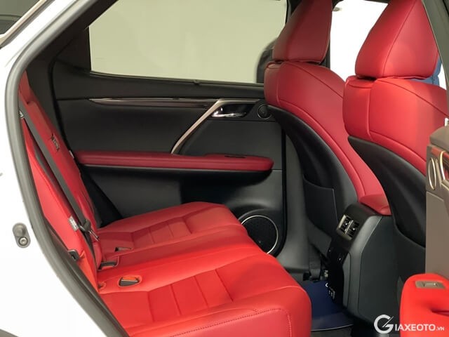 Lexus-RX300-F-Sport-khoang-hanh-khach