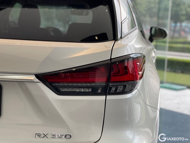 Lexus-RX350-2022-den-hau
