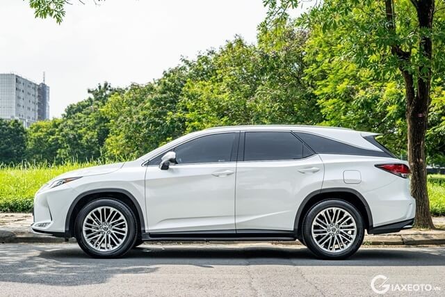 Lexus-RX350L-2021-than-xe