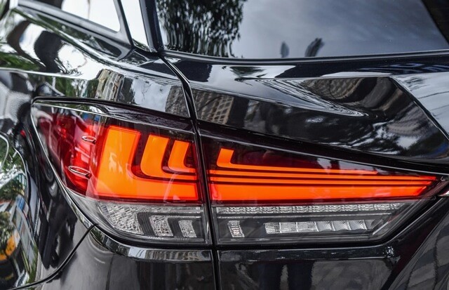 Lexus-RX450h-F-Sport-den-hau