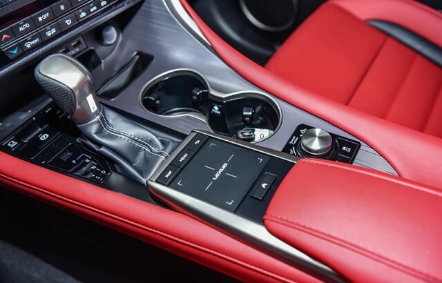 Lexus-RX450h-F-Sport-trung-tam-dieu-khien