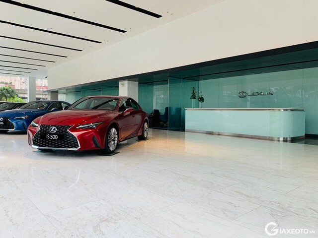 Lexus-Thang-Long-khu-vuc-showroom