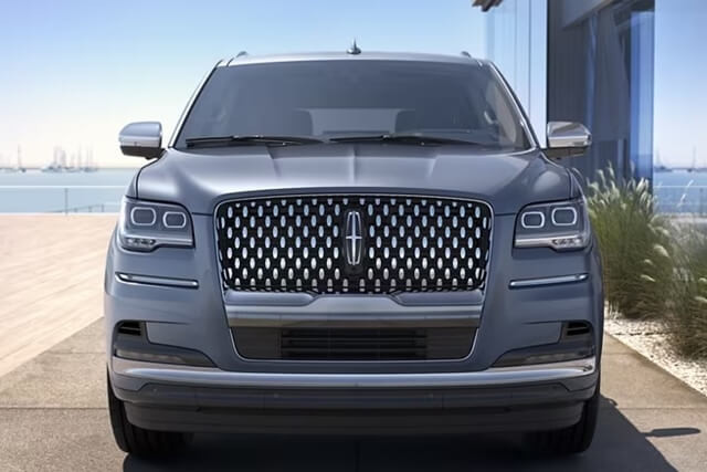 Lincoln-Navigator-Black-Label-dau-xe