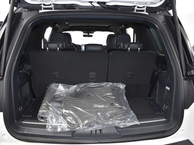 Lincoln-Navigator-Black-Label-khoang-hanh-khach