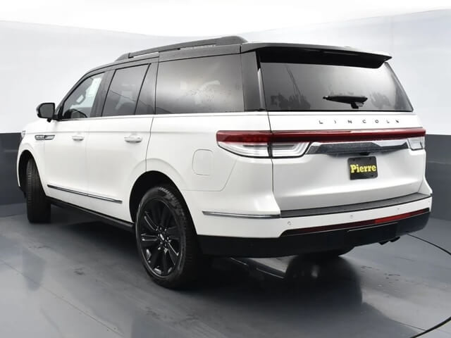 Lincoln-Navigator-Black-Label-phan-hong-xe