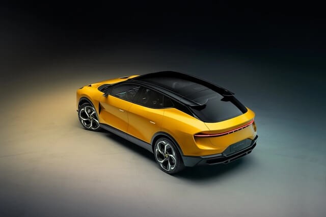Lotus-Eletre-ngoai-that-tu-tren-xuong