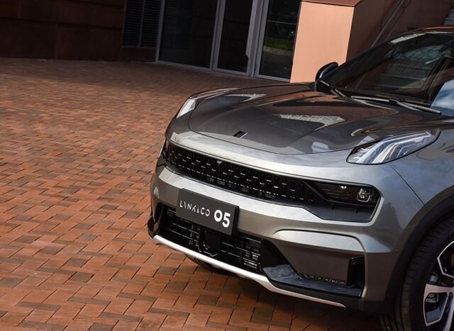 Lynk-Co-05-can-canh-dau-xe