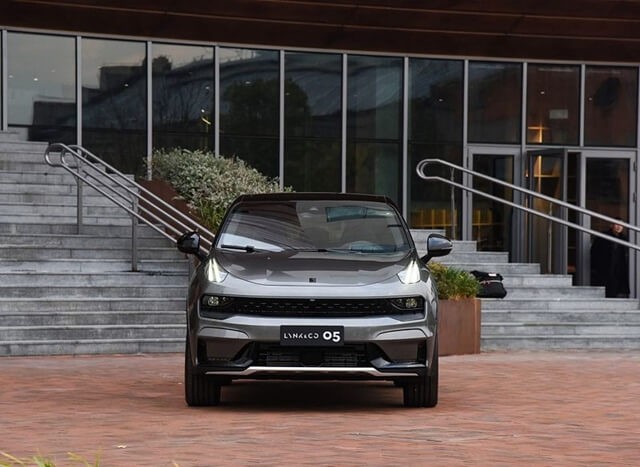 Lynk-Co-05-dau-xe