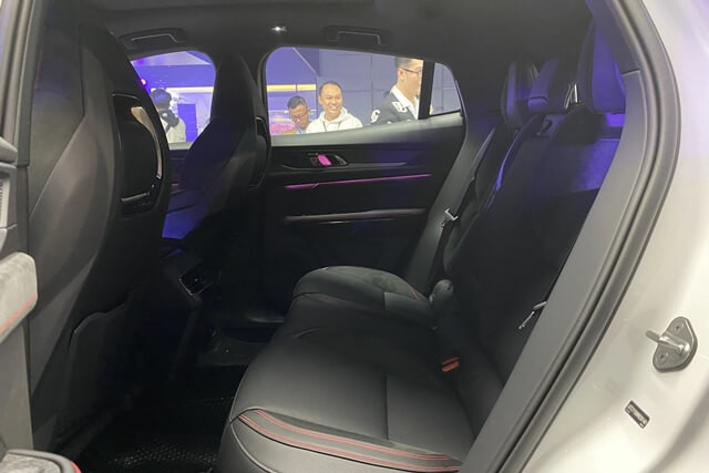 Lynk-Co-05-khoang-hanh-khach