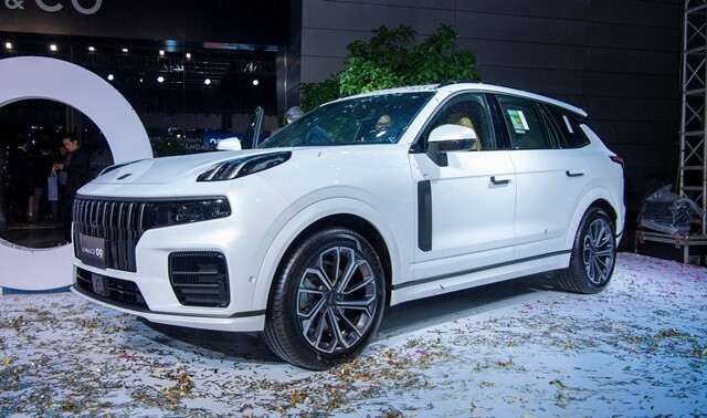 Lynk-Co-09-gia-xe