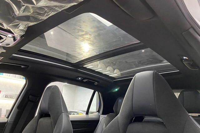 Lynk-co-01-cua-so-troi