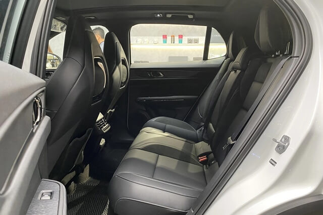 Lynk-co-01-hang-ghe-thu-2