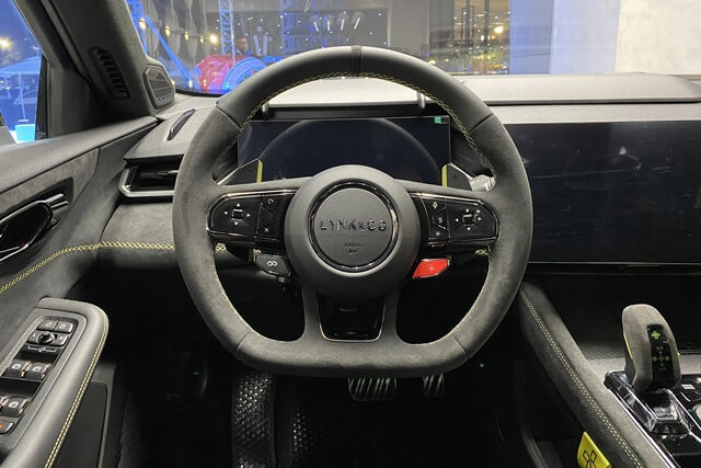 Lynk-co-03-can-canh-vo-lang