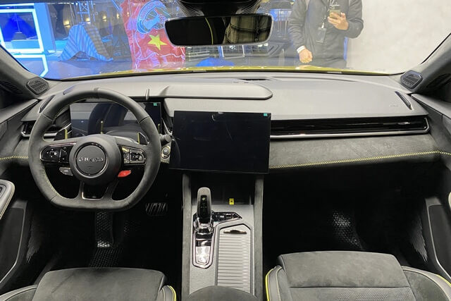 Lynk-co-03-khoang-lai